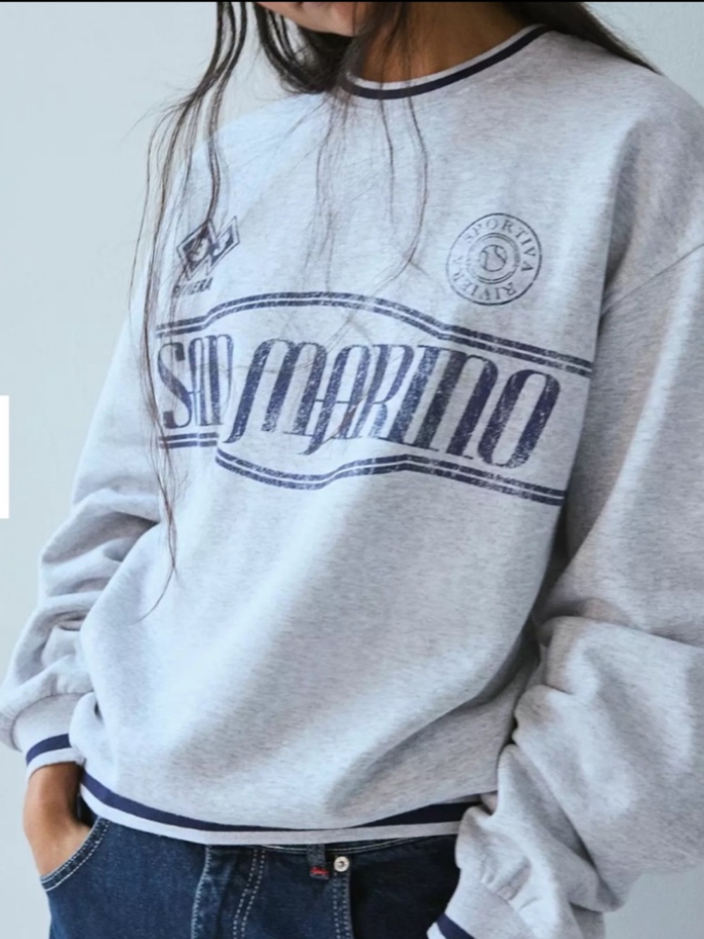 Urban Outfitters Light Gray Crewneck Sweatshirt with Navy Graphic
